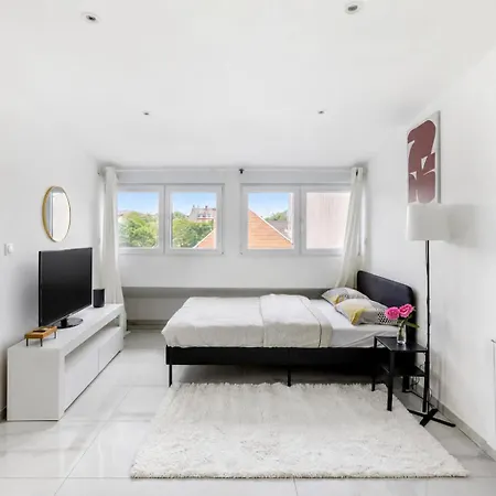 Tres Jolie & Frais Avec Ventilateur, Parking Prive Gratuit, Centre *