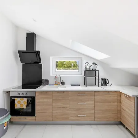 Daire Tres Jolie & Frais Avec Ventilateur, Parking Prive Gratuit, Centre