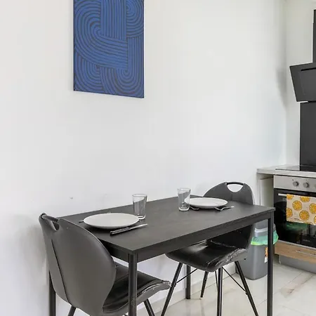 Tres Jolie & Frais Avec Ventilateur, Parking Prive Gratuit, Centre *