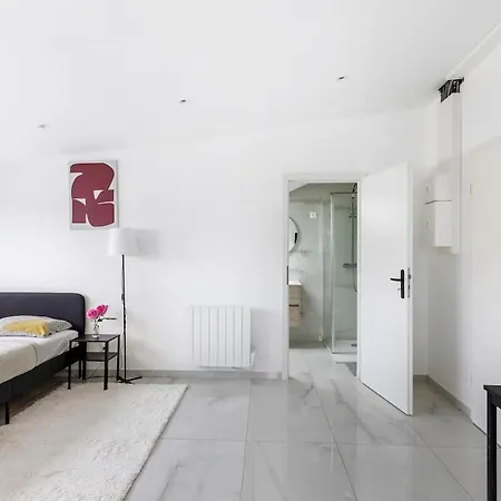 Tres Jolie & Frais Avec Ventilateur, Parking Prive Gratuit, Centre Daire *