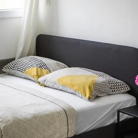 Tres Jolie & Frais Avec Ventilateur, Parking Prive Gratuit, Centre